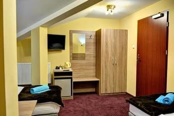 Old Town Luxe Retreat - King Bed - Steps To Main Square Appartement